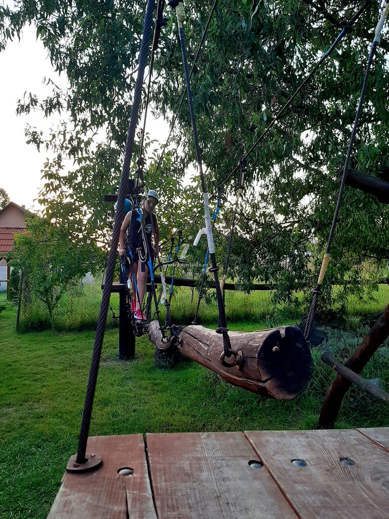 Pensiunea Ambruș E