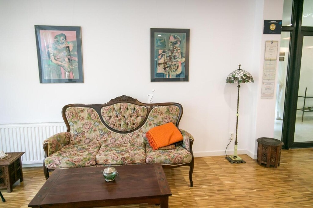 Pensiunea May Residence