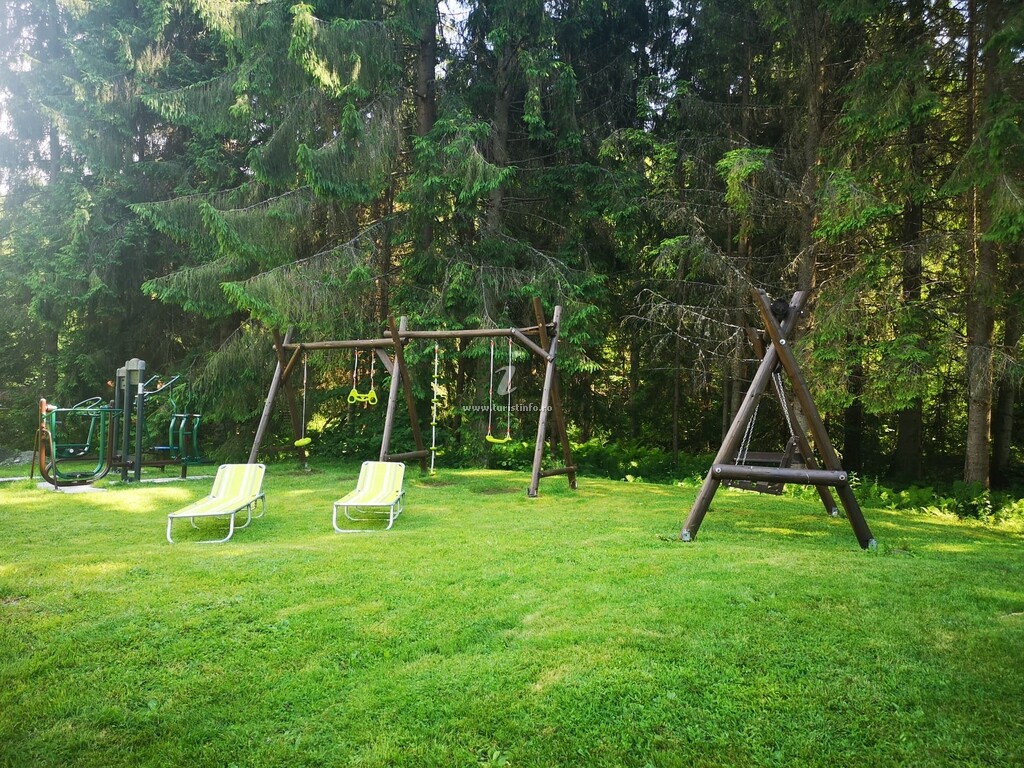 Casa de vacanță dintre Brazi