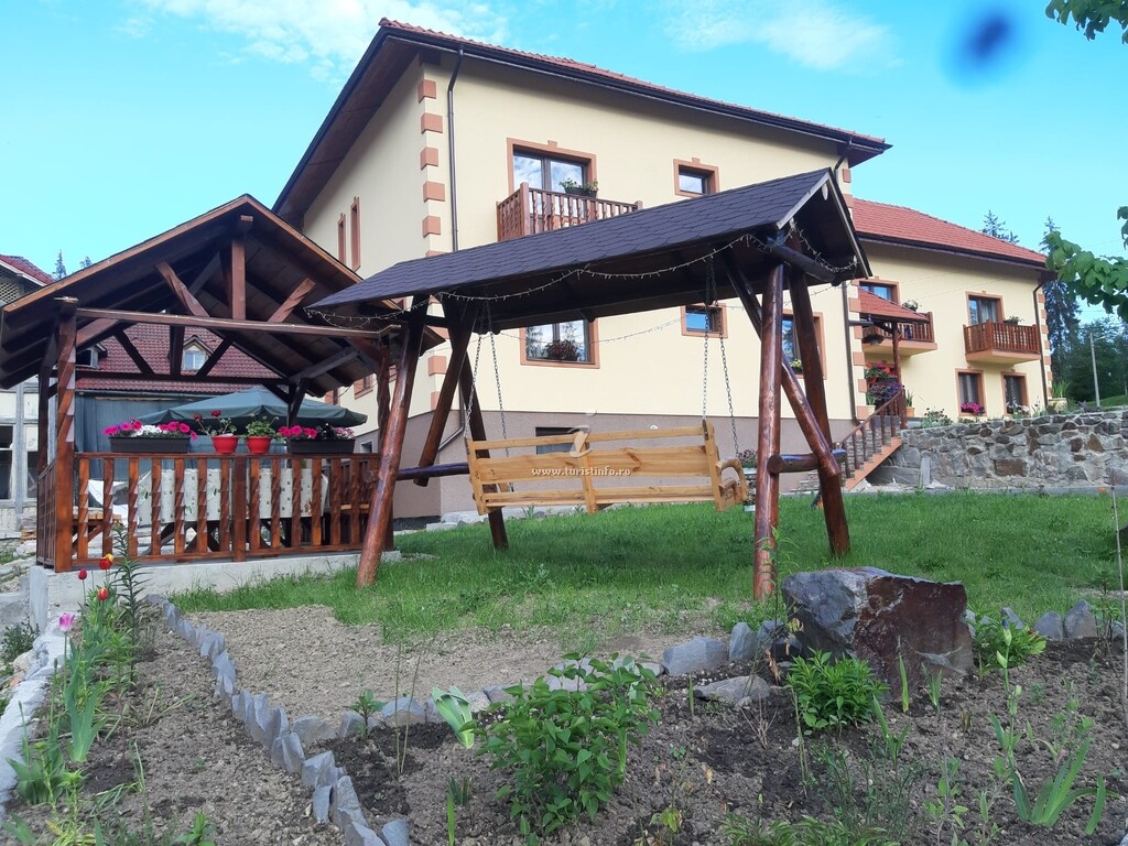 Pensiunea Colț de Rai