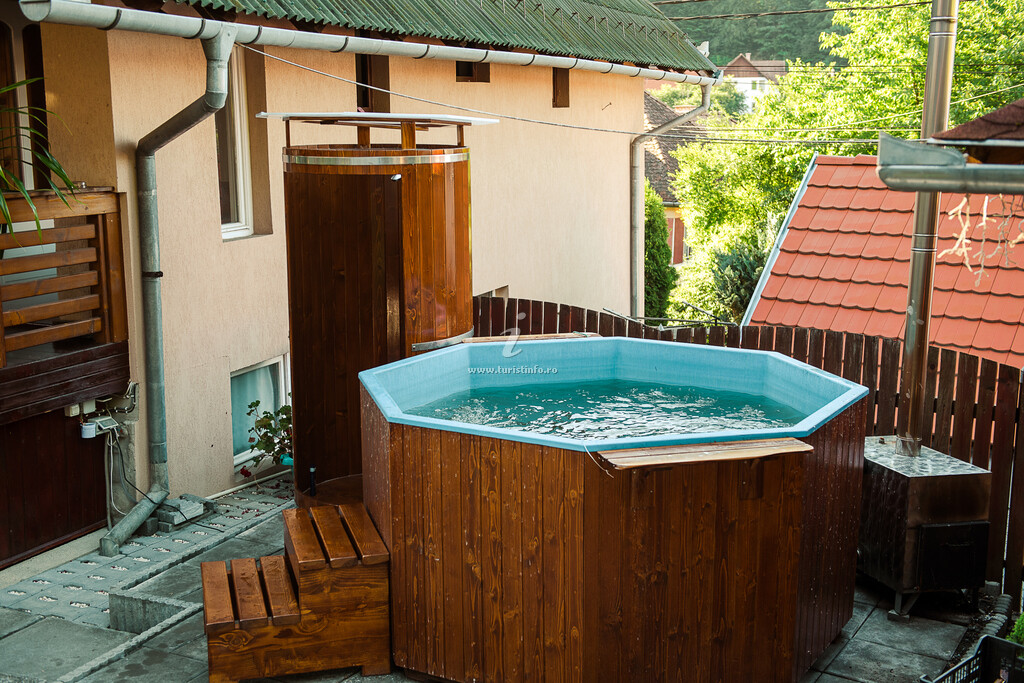 Camere de închiriat Casa Edy & Erik