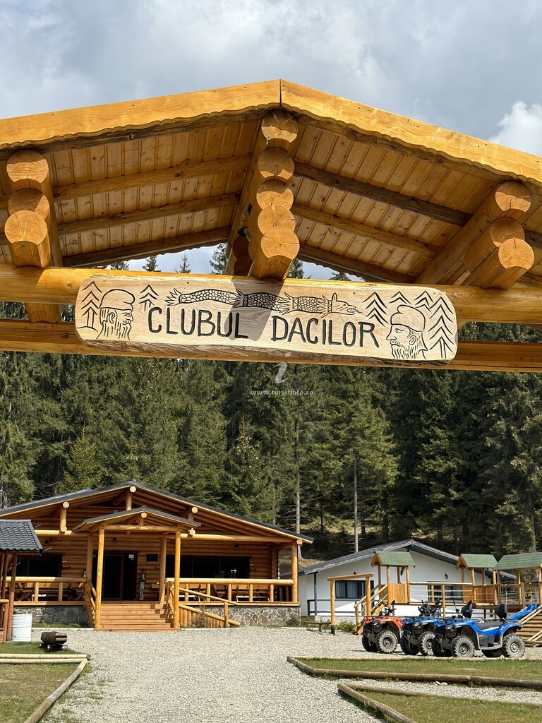 Căsuțe tip camping Clubul Dacilor