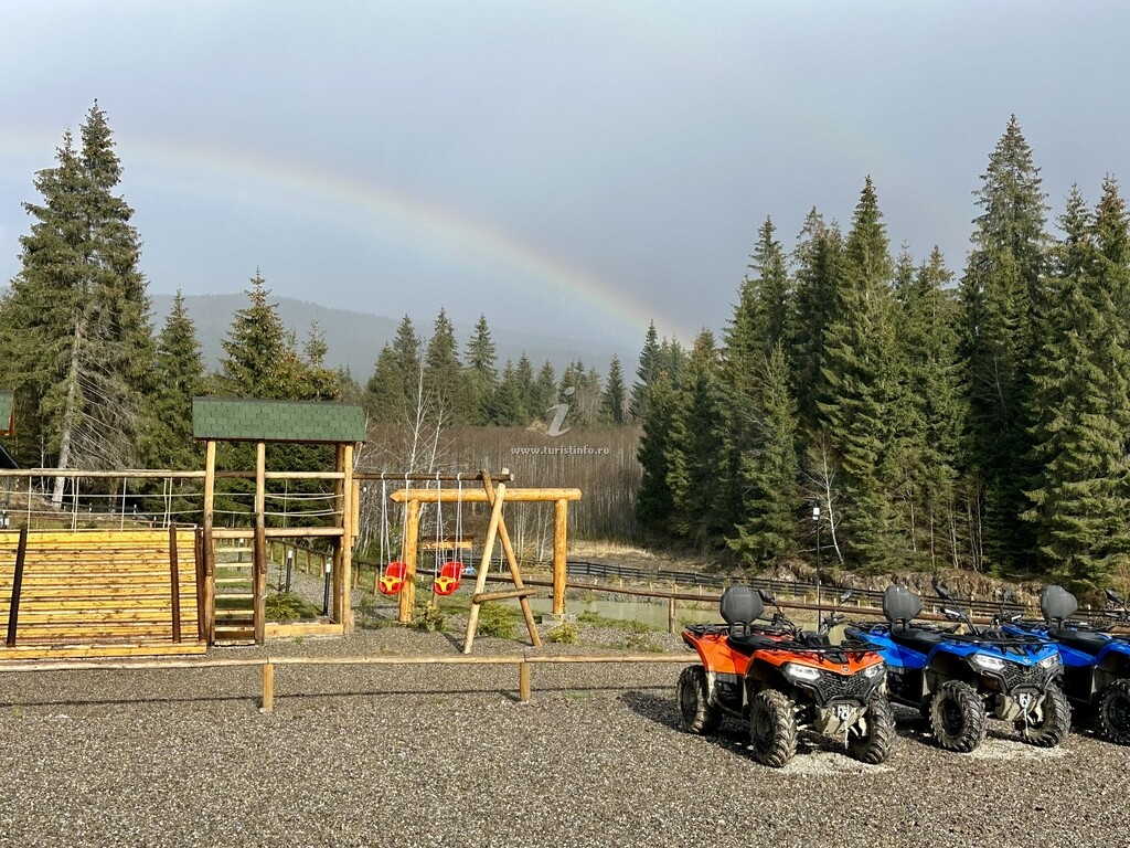 Căsuțe tip camping Clubul Dacilor