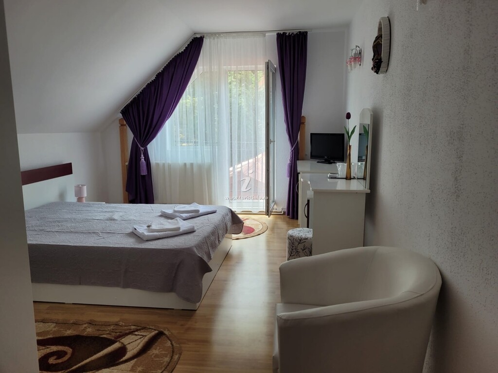 Pensiunea La Flori