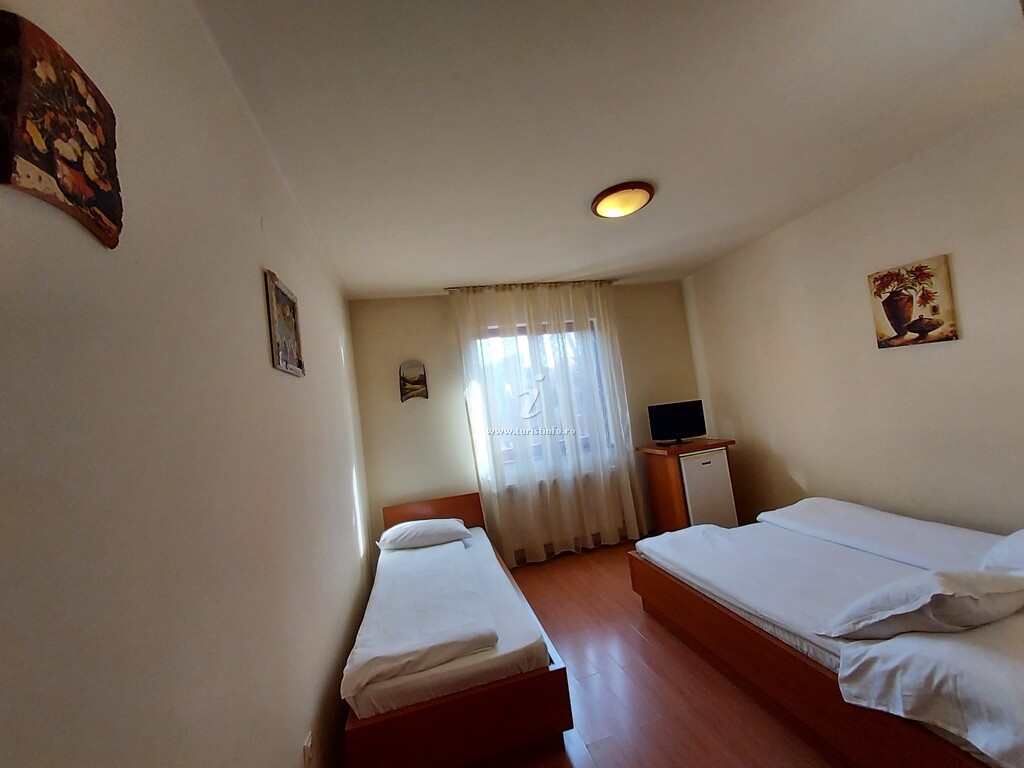 Pensiunea La Izvor