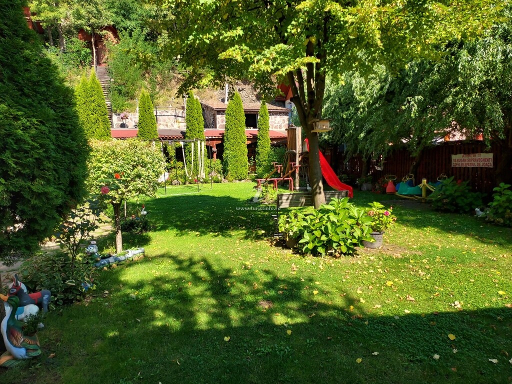 Pensiunea La Izvor