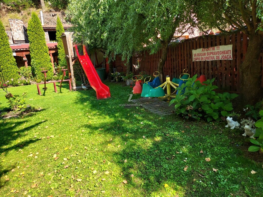 Pensiunea La Izvor