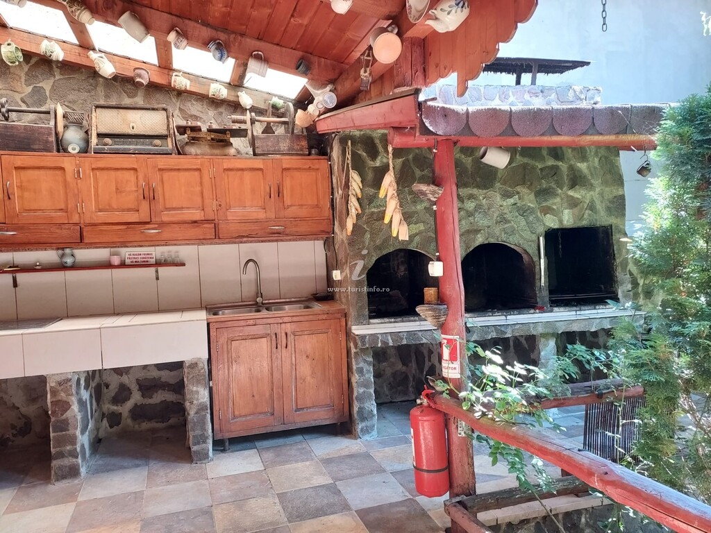 Pensiunea La Izvor