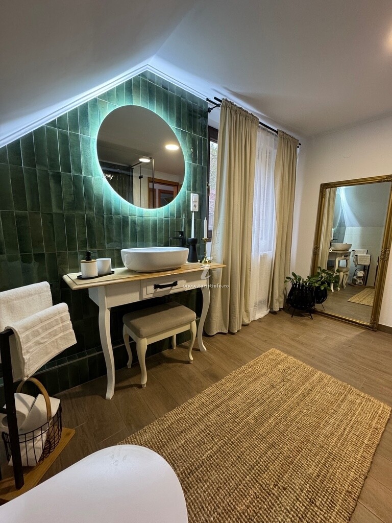 Emerald Chalet