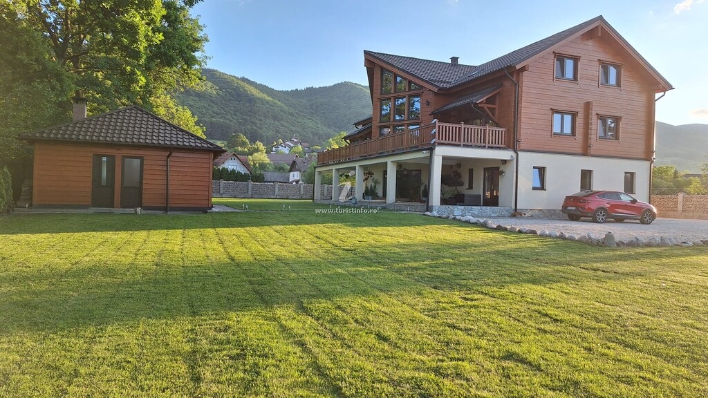 Cabana Transylvania Mountain Chalet