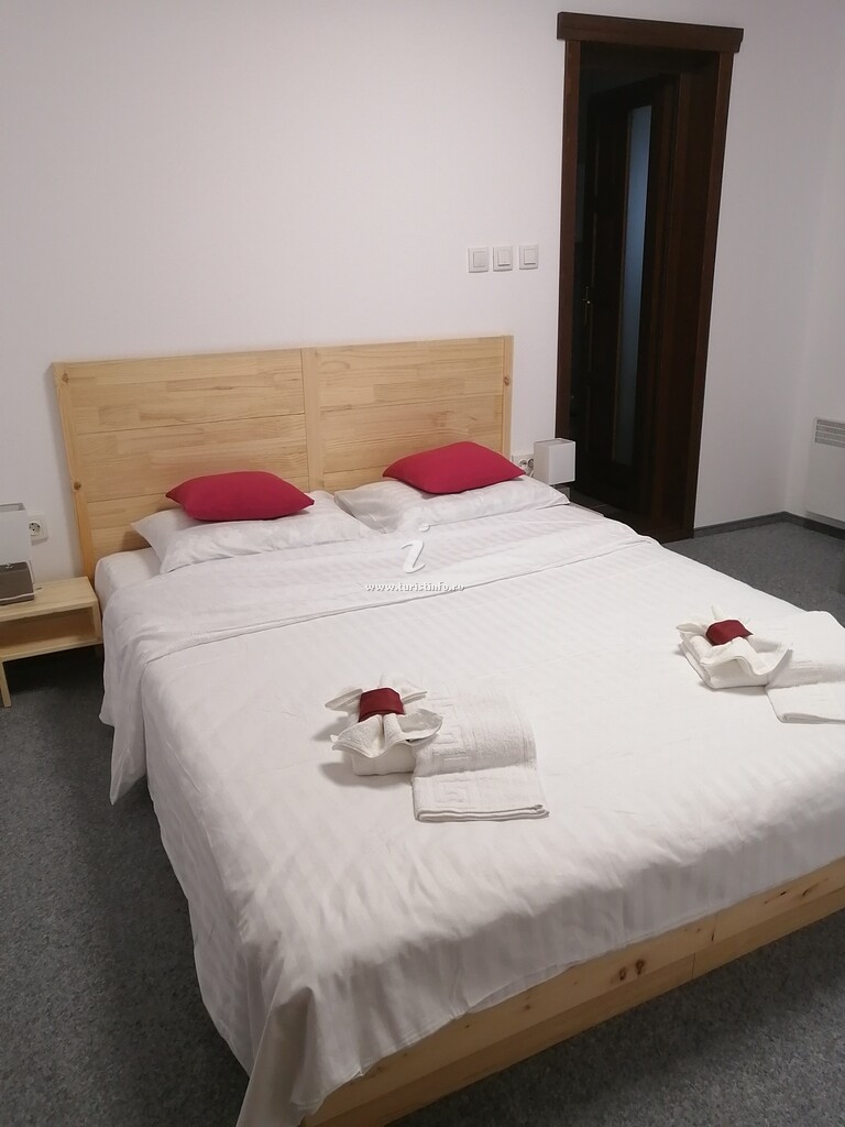 Camere de închiriat Rex
