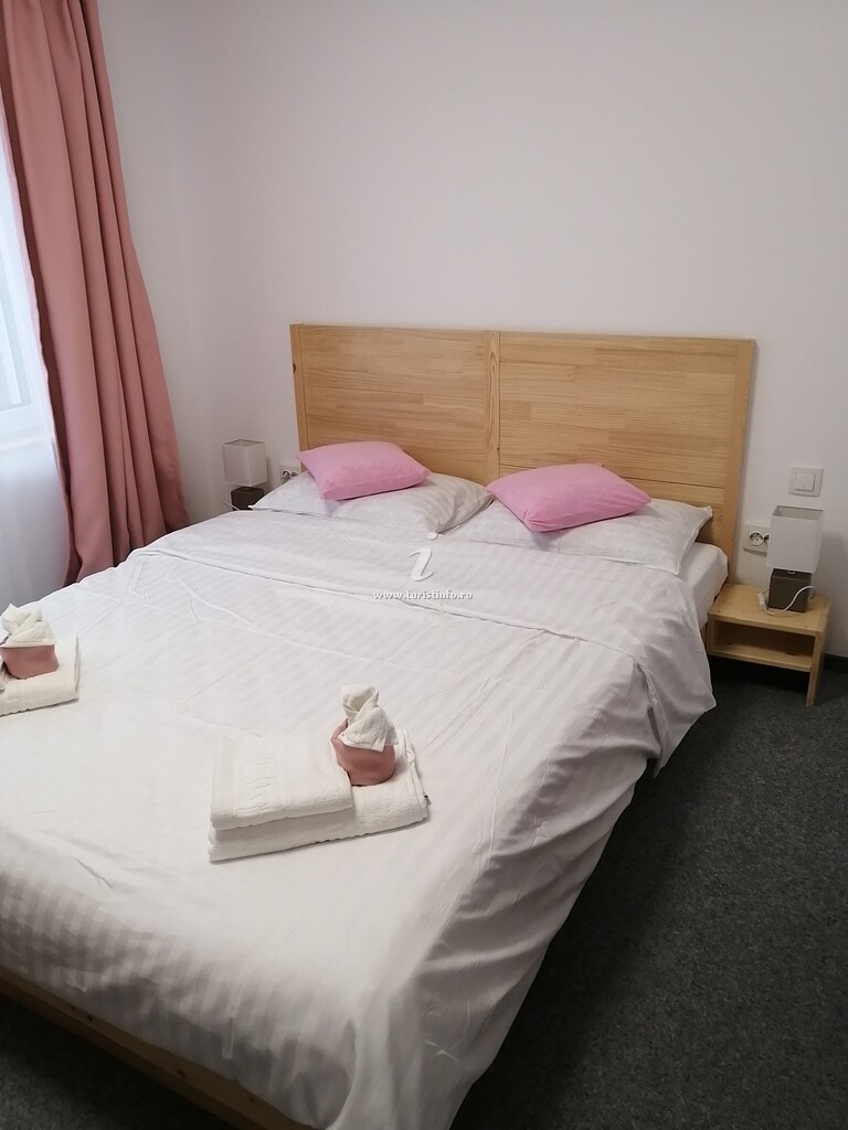 Camere de închiriat Rex