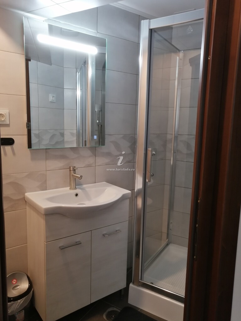 Camere de închiriat Rex