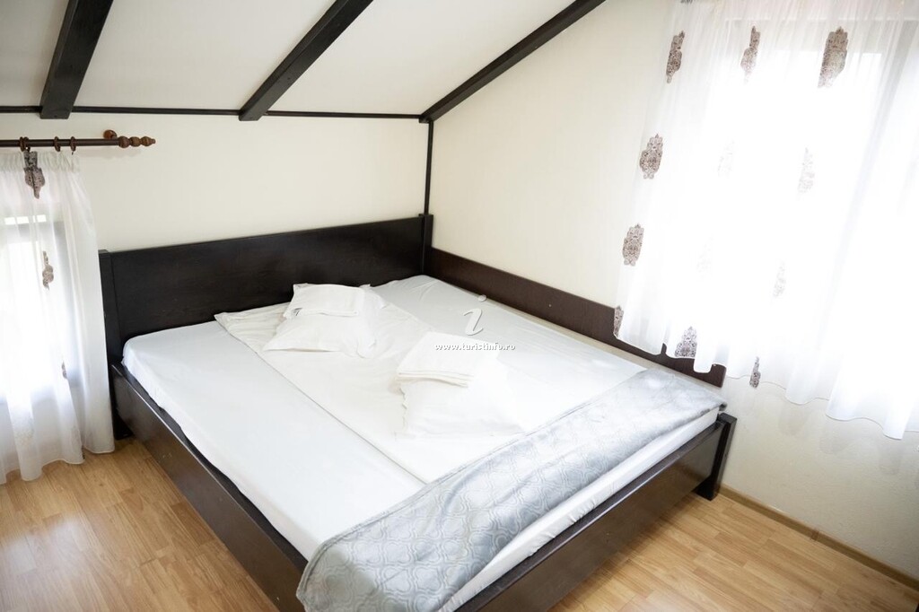 Camere de închiriat Valea Zăbrătăului