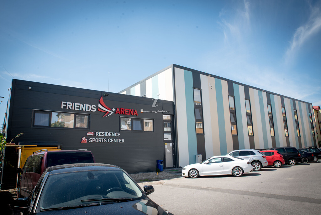 Complex Friends Residence