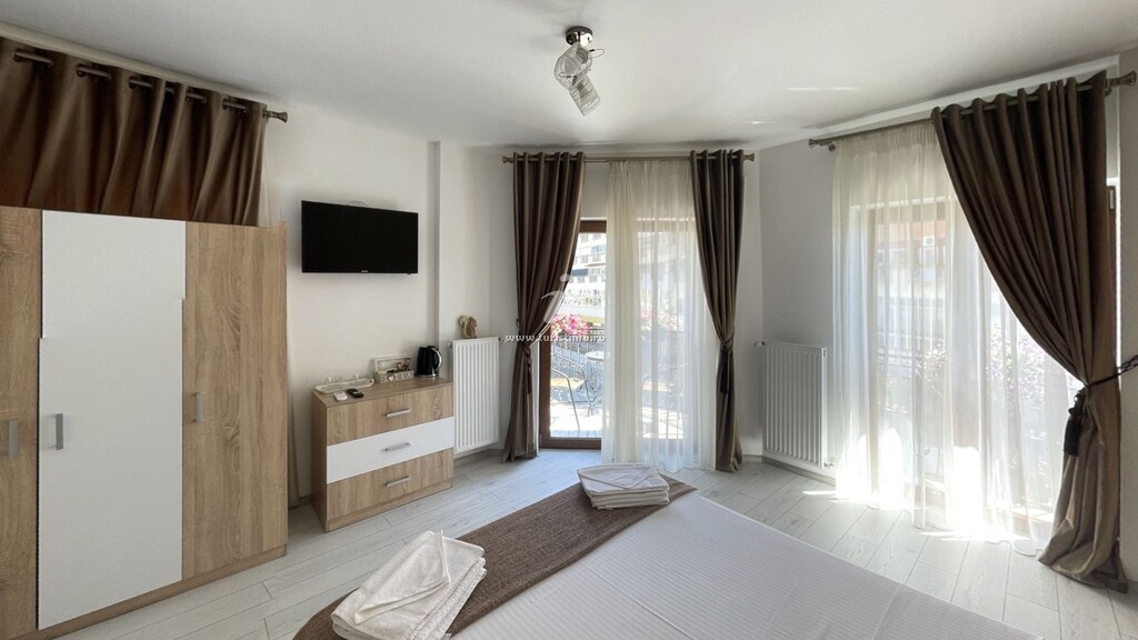 Central View