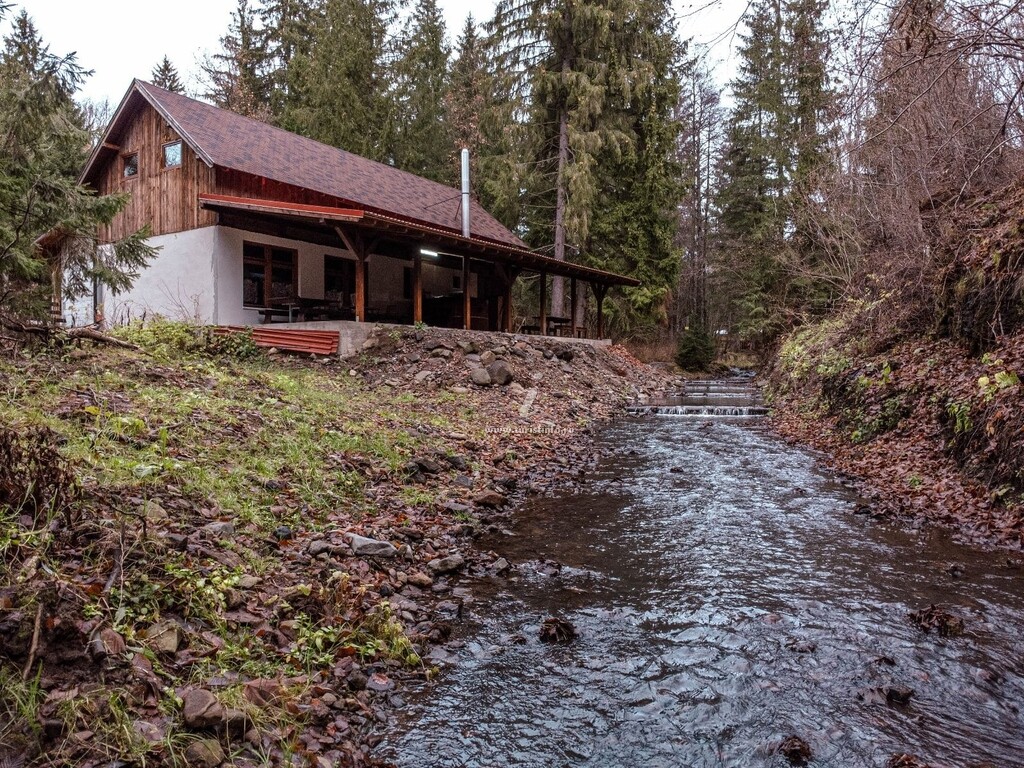 Cabana Conul Bradului/Fenyő Toboz Vendégház