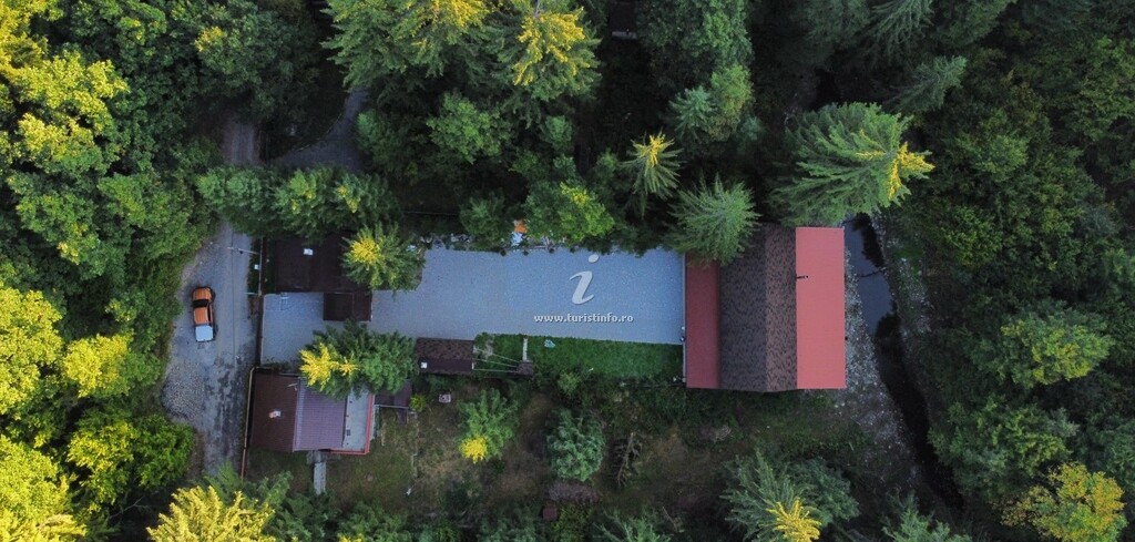 Cabana Conul Bradului/Fenyő Toboz Vendégház