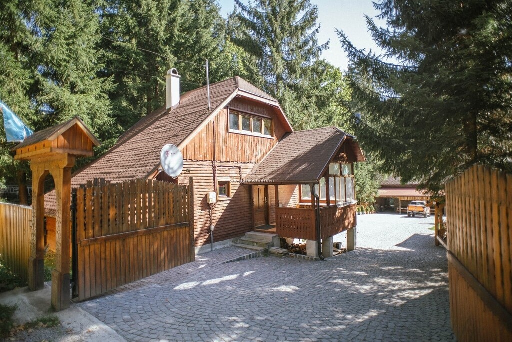 Cabana Conul Bradului/Fenyő Toboz Vendégház
