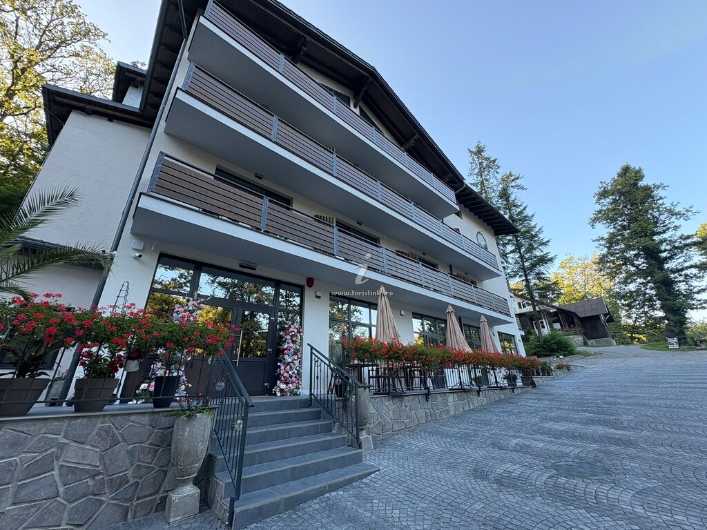 Vila Între Lacuri