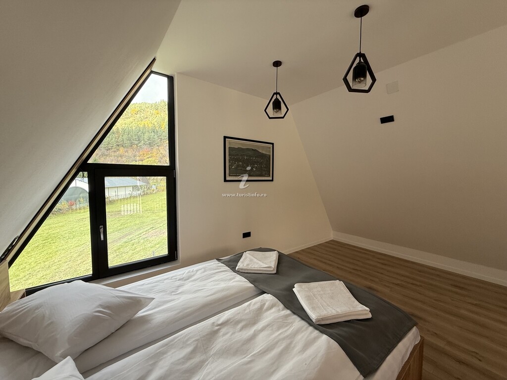 A-frame Diamond Hill Houses