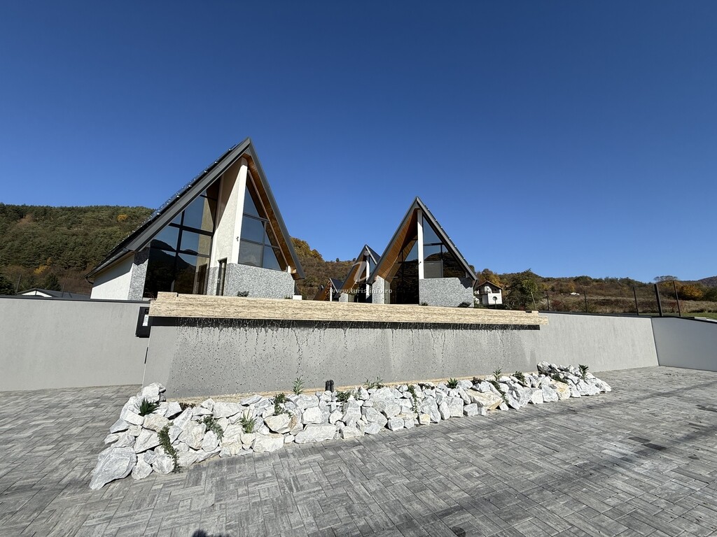 A-frame Diamond Hill Houses