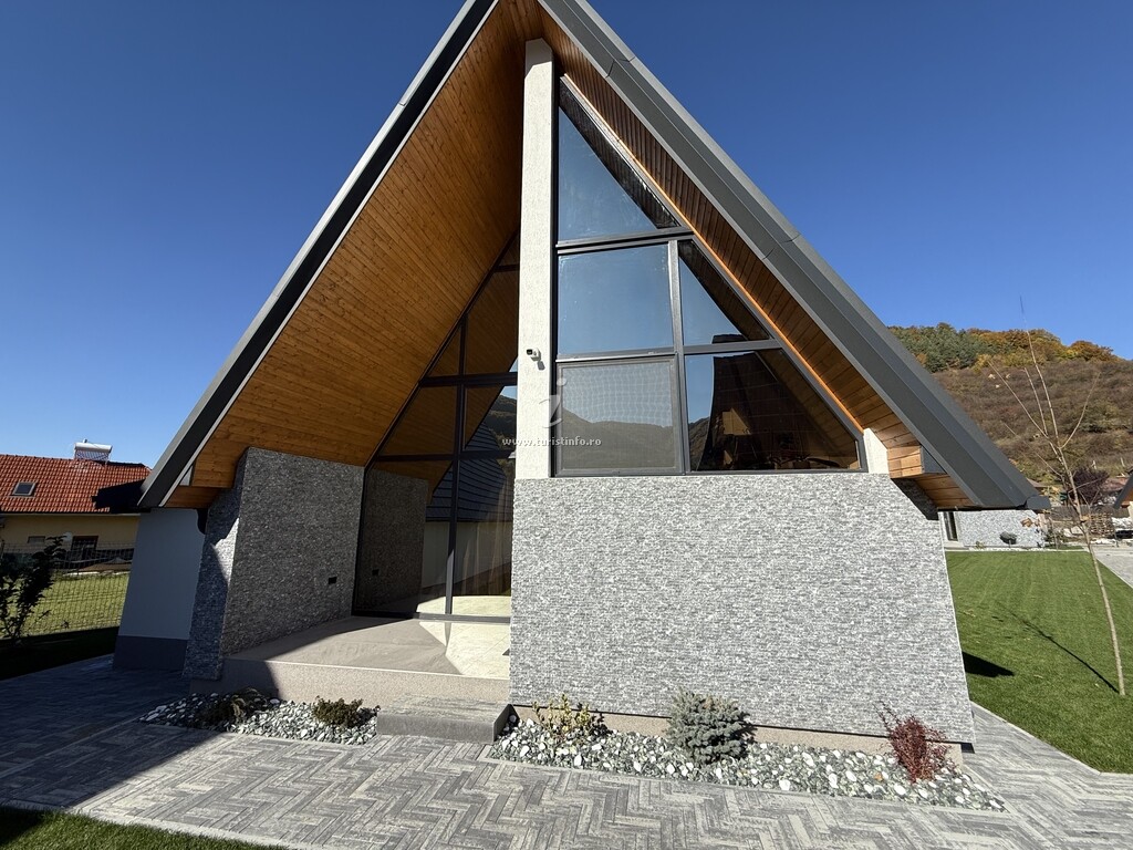A-frame Diamond Hill Houses