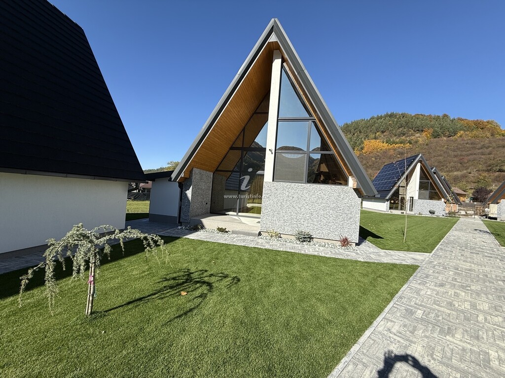 A-frame Diamond Hill Houses