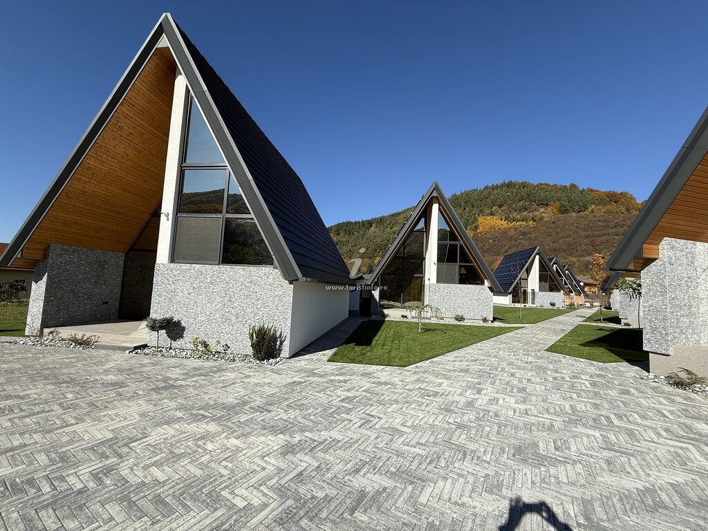 A-frame Diamond Hill Houses