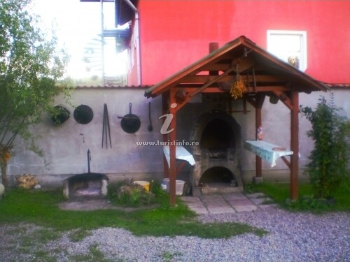 Pensiunea Ambruș E