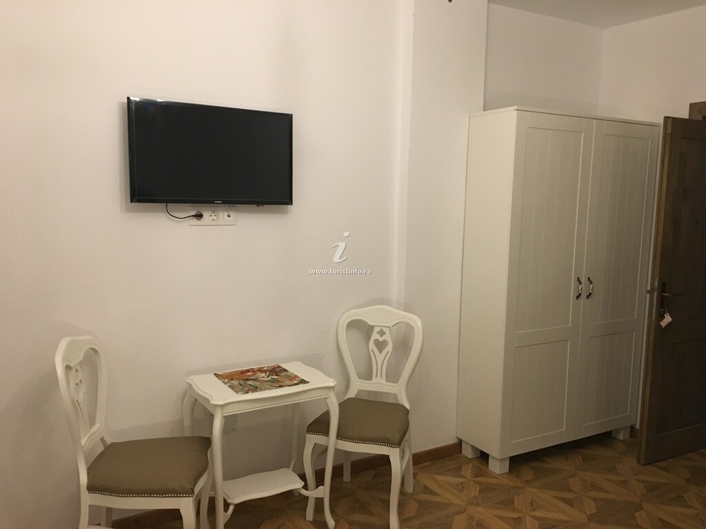 Pensiunea Karola Ház