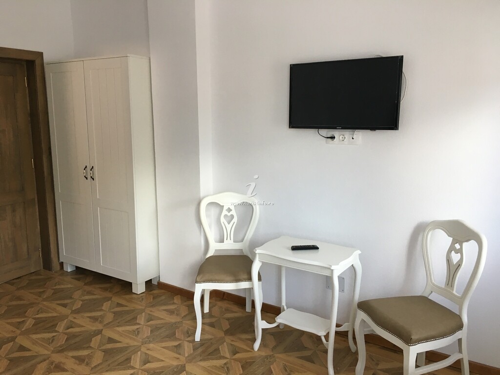 Pensiunea Karola Ház