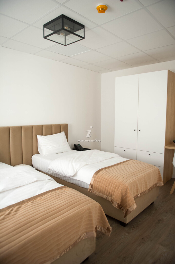 Complex Friends Residence