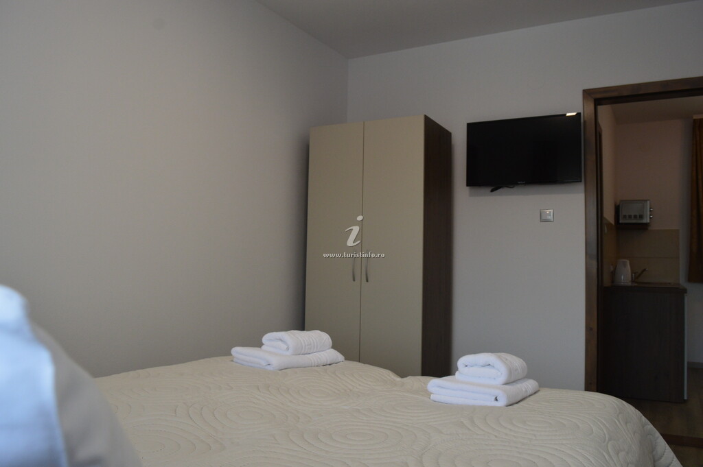 Apartament Cazare 77