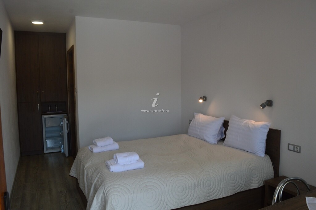 Apartament Cazare 77