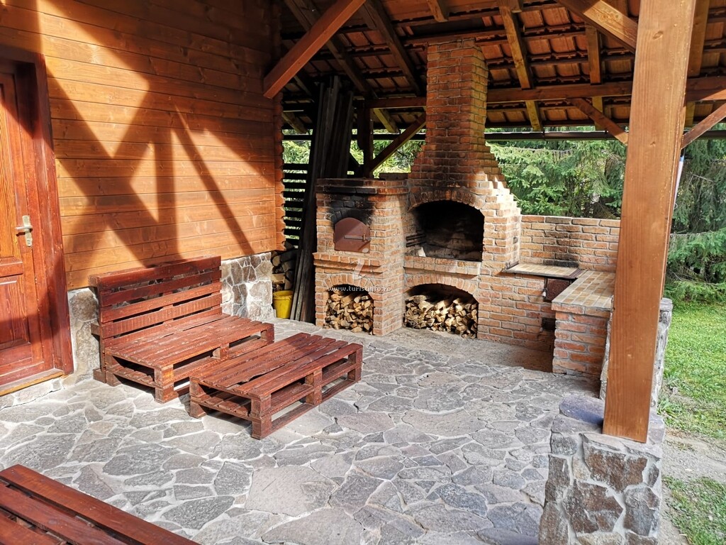 Casa de vacanță dintre Brazi