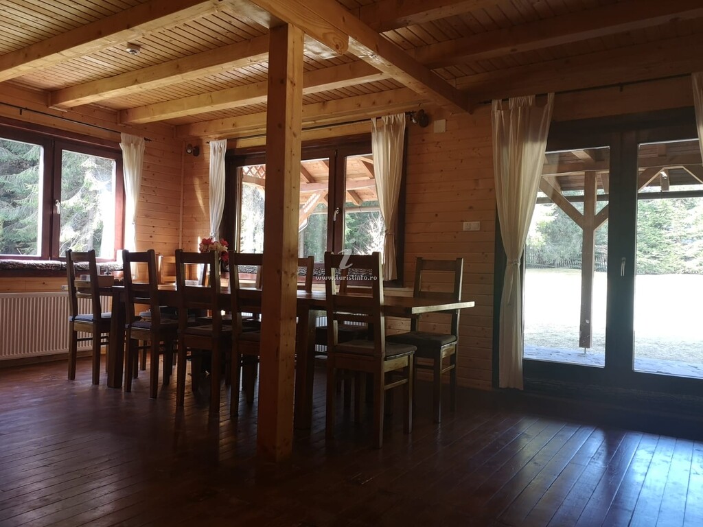 Casa de vacanță dintre Brazi