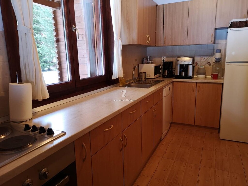 Casa de vacanță dintre Brazi